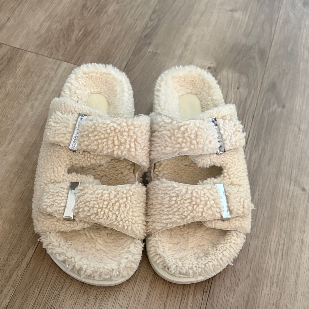 EUC Alexander McQueen slides- Size 8.5